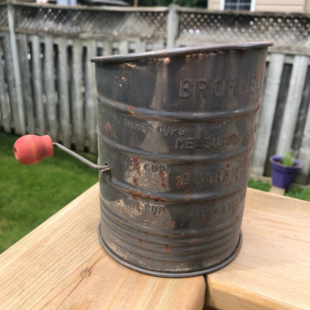 Vintage Bromwell’s Flour Sifter 3 Cups With Red Knob Kitchen Utensil